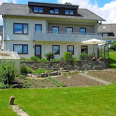 Im Sauerland Hillside 4*